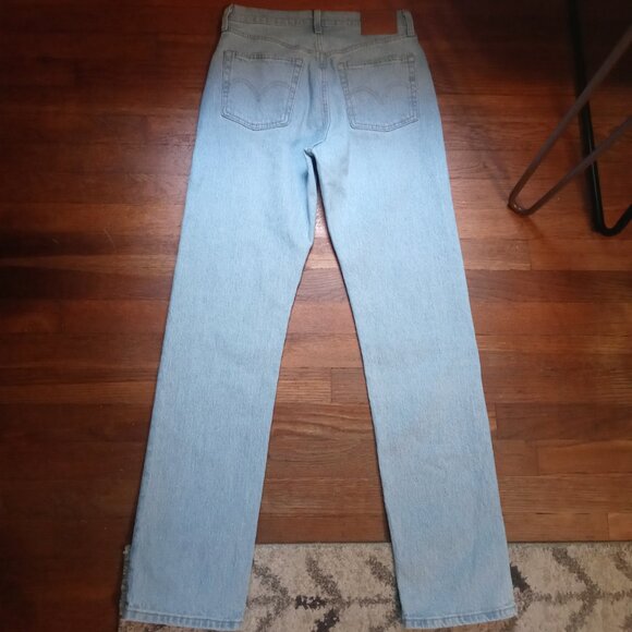 LEVI'S 501 original fit jeans in Wow Me Over 32" inseam (sz27) - Picture 5 of 16